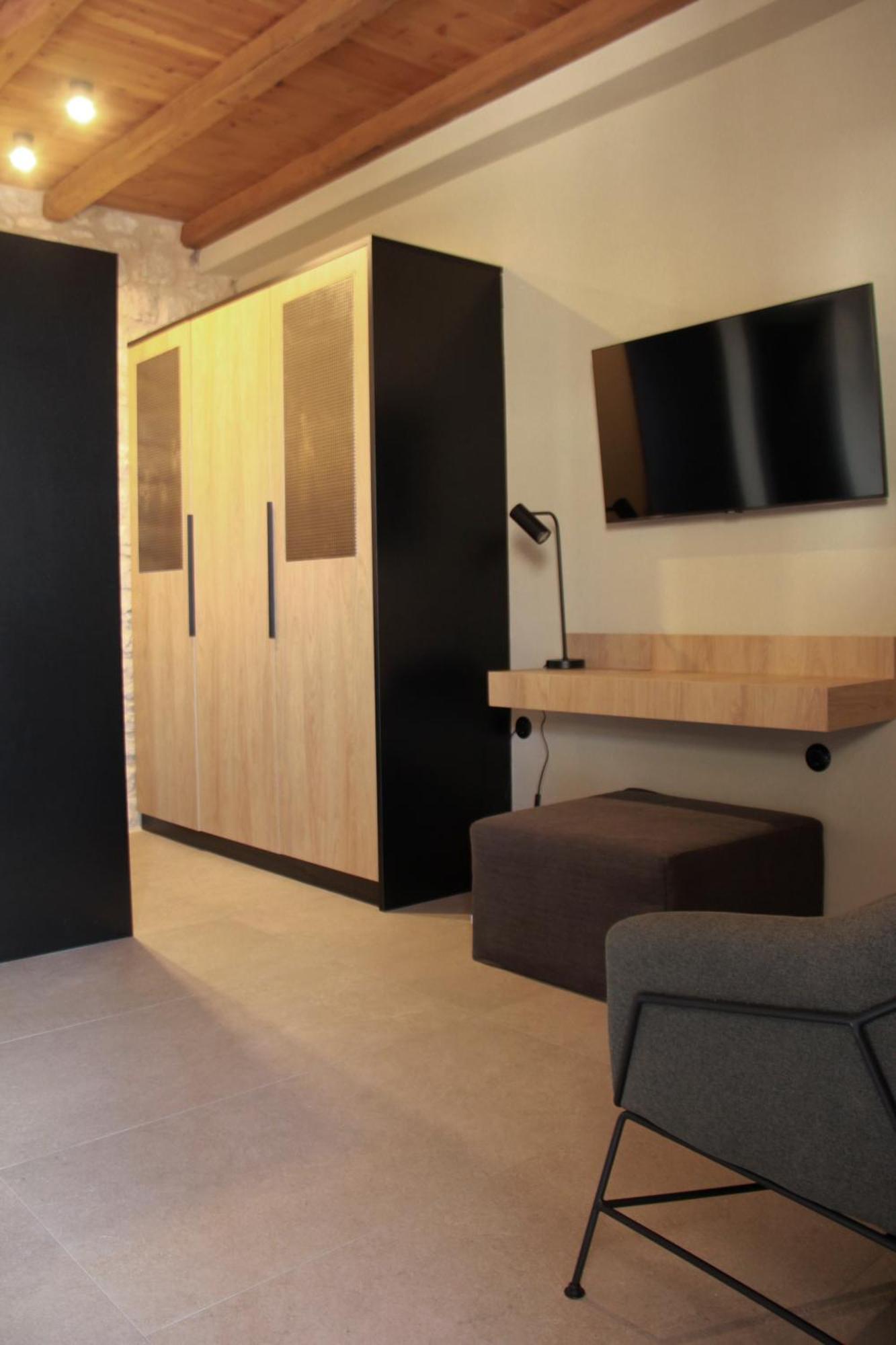 Lithero Suites ステムニツァ エクステリア 写真